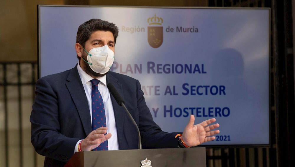 El todavía presidente de Murcia, López Miras