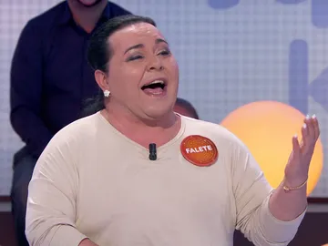Falete emociona en ‘Pasapalabra’ cantando una bonita versión de ‘Te quiero, te quiero’, de Nino Bravo Falete emociona en ‘Pasapalabra’ cantando una bonita versión de ‘Te quiero, te quiero’, de Nino Bravo