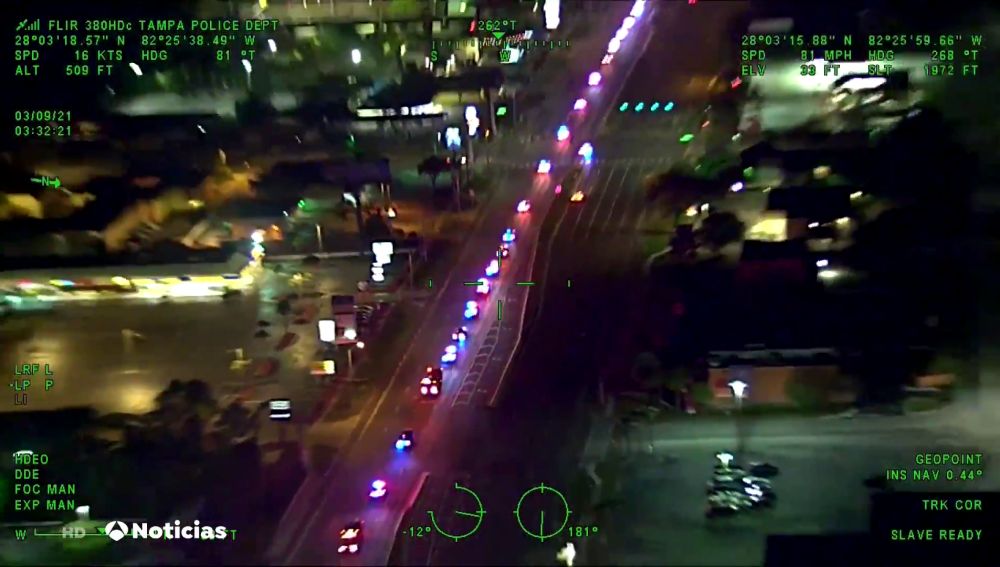 Centenares de coches de policía escoltan a un compañero muerto en las carreteras de Florida