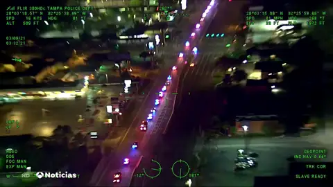 Centenares de coches de policía escoltan a un compañero muerto en las carreteras de Florida Centenares de coches de policía escoltan a un compañero muerto en las carreteras de Florida