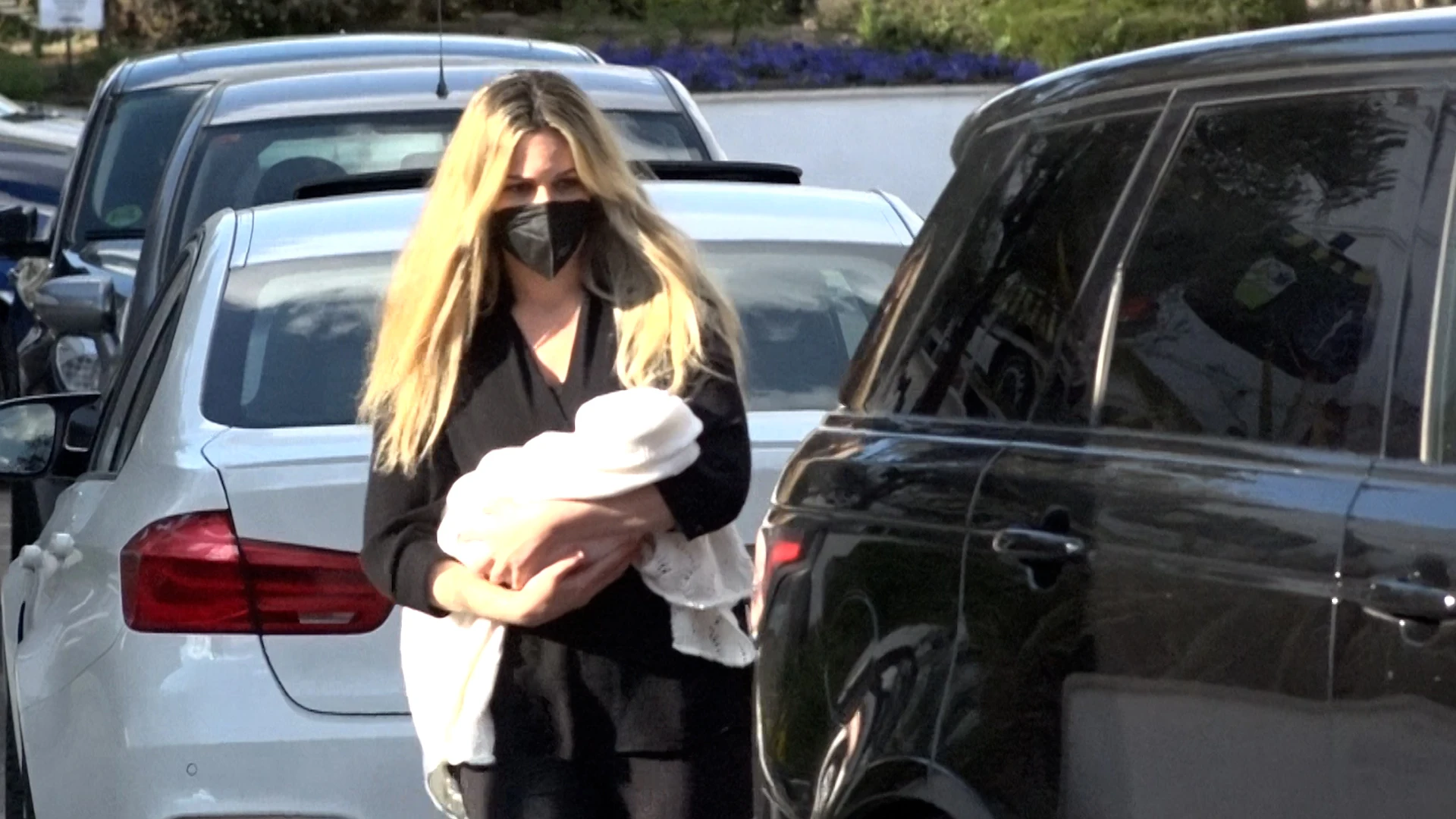 Edurne acude con su hija al hospital para una revisión