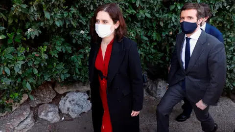 Isabel Díaz Ayuso y Pablo Casado, este jueves en Madrid. PP