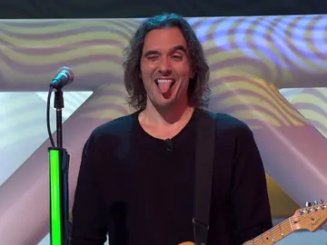 El curioso grupo de música para arrancar ‘La ruleta de la suerte’ con mucho ritmo El curioso grupo de música para arrancar ‘La ruleta de la suerte’ con mucho ritmo