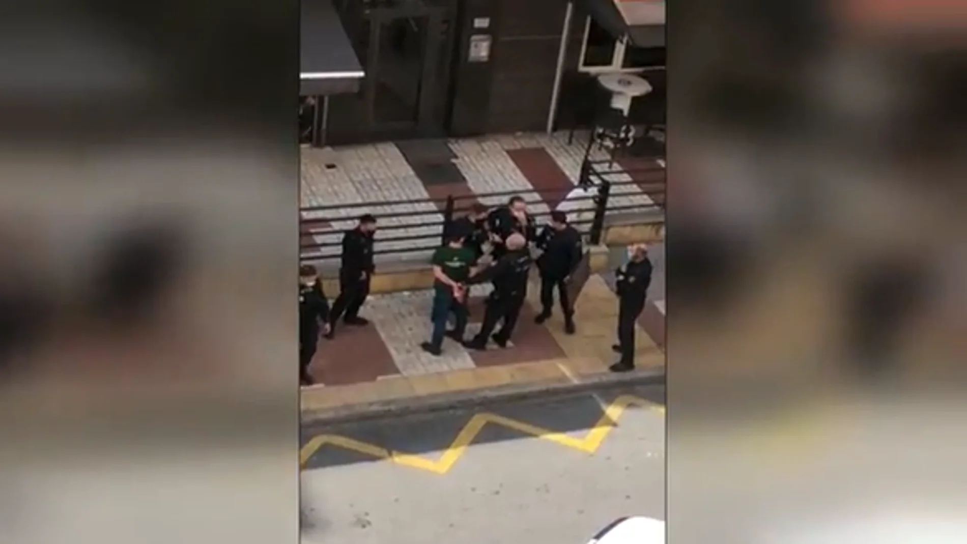 La Policía Nacional detiene al hombre que entró con un arma a un bar de Málaga