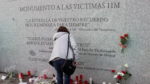 Los reyes presiden en la Puerta del Sol el homenaje a víctimas de los atentados del 11-M, streaming en directo Los reyes presiden en la Puerta del Sol el homenaje a víctimas de los atentados del 11-M, streaming en directo