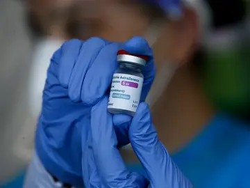 ¿Cuándo llegó y a dónde el lote de la vacuna de Astrazeneca investigado por la EMA tras los episodios trombóticos? ¿Cuándo llegó y a dónde el lote de la vacuna de Astrazeneca investigado por la EMA tras los episodios trombóticos?
