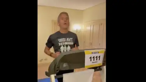 Marlaska corriendo en una cinta Marlaska corriendo en una cinta