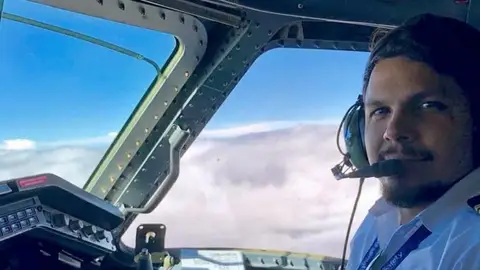 La increíble historia de un piloto sobrevive tras 36 días desaparecido en la selva del Amazonas La increíble historia de un piloto sobrevive tras 36 días desaparecido en la selva del Amazonas