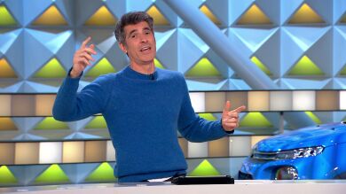 Jorge Fernández se desata cantando un tema de Carlos Rivera