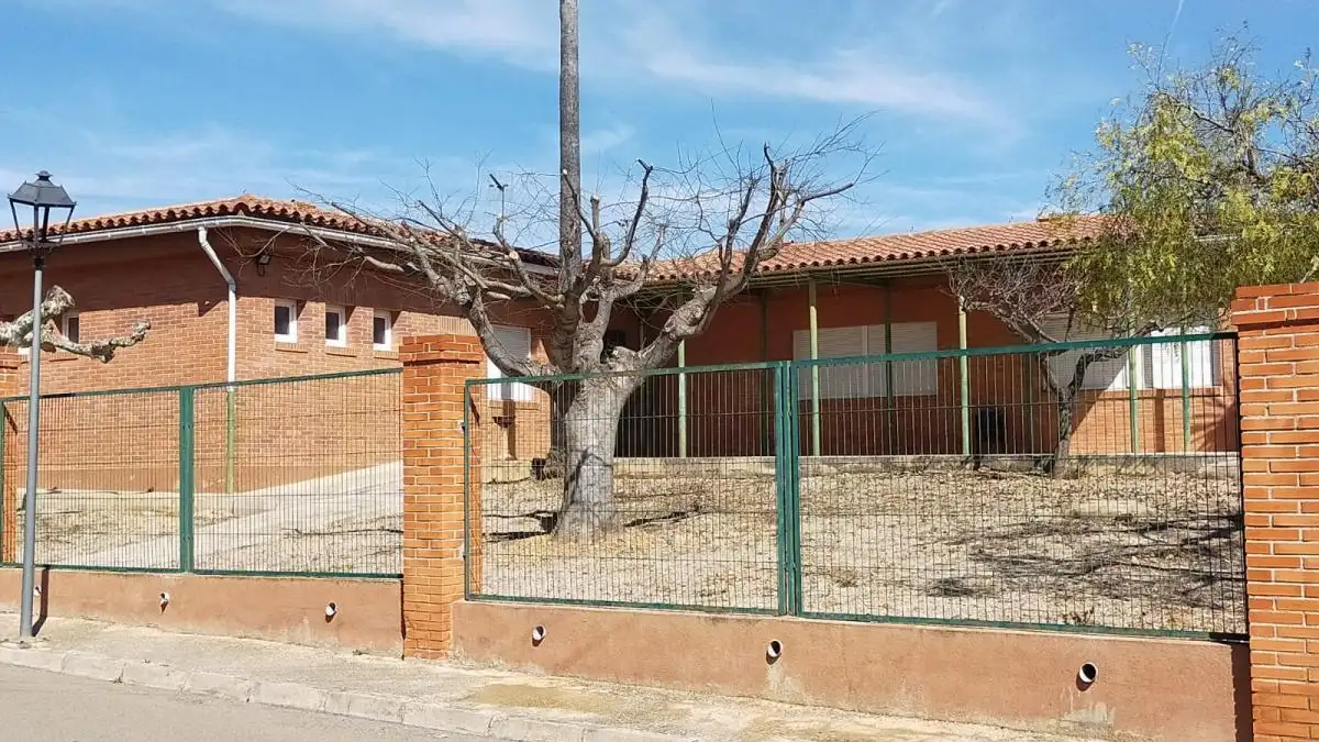 Fachada del colegio público de la Torre d’en Doménec. Fachada del colegio público de la Torre d’en Doménec.