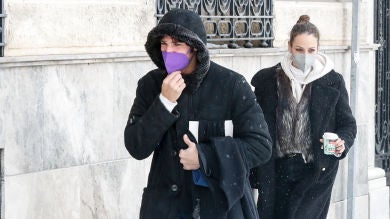 La curiosa y arriesgada forma de esquiar juntos de Eva González y Cayetano Rivera