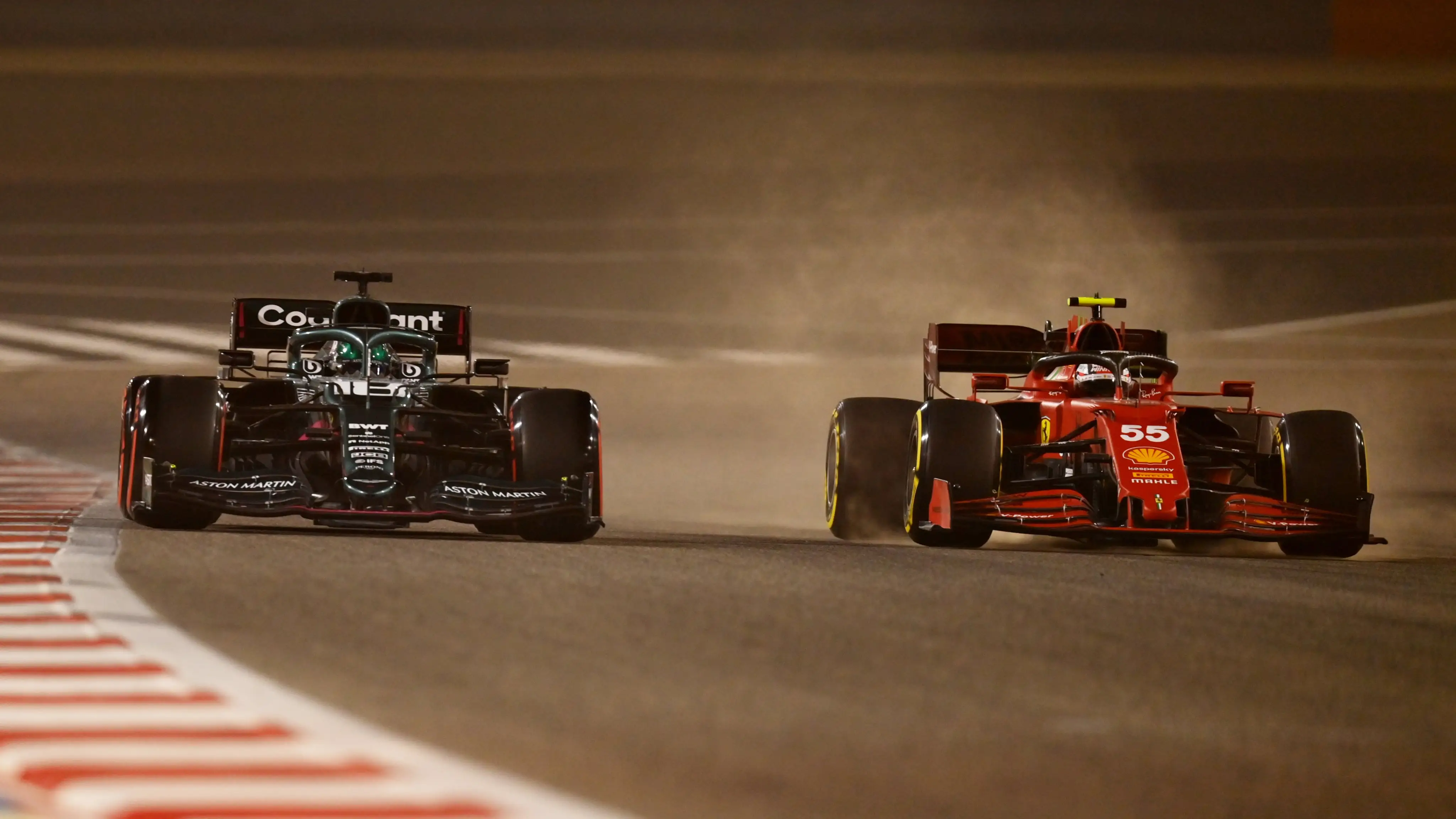 Carlos Sainz, en acción en el trazado de Baréin con el SF21 Carlos Sainz, en acción en el trazado de Baréin con el SF21