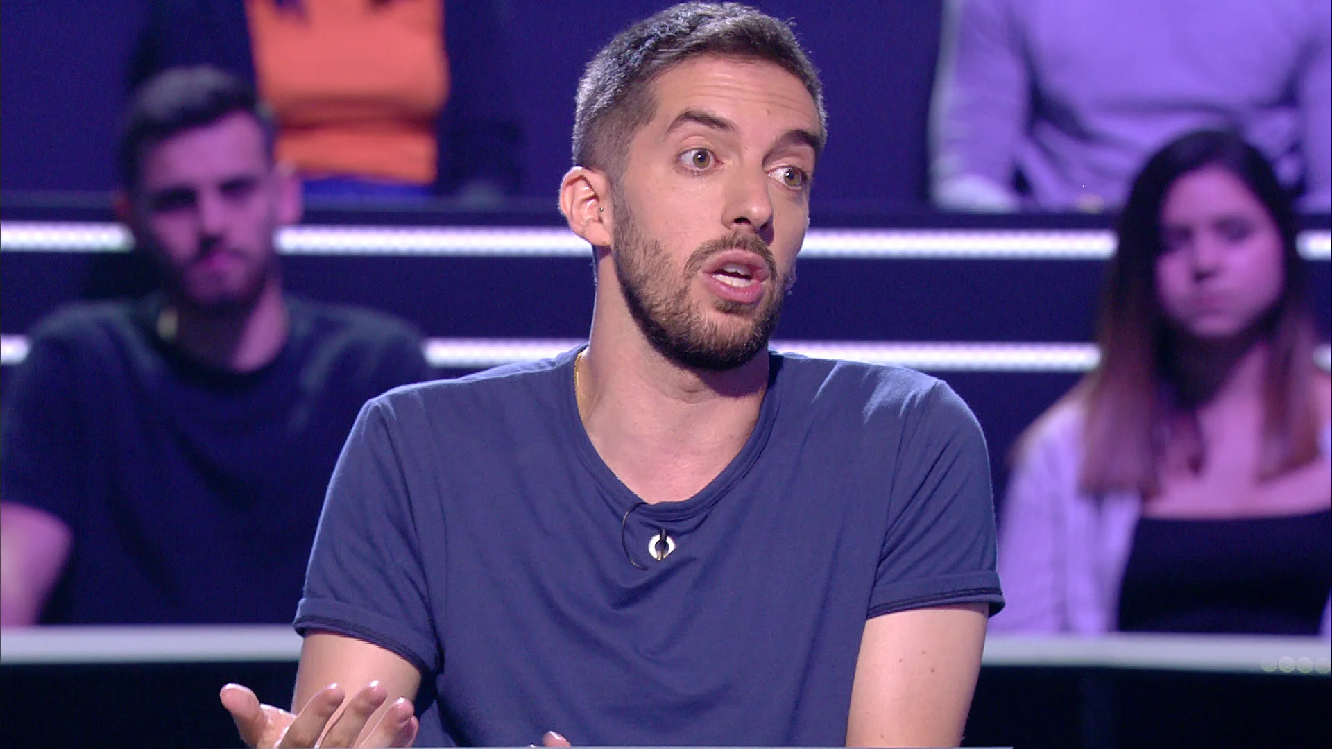 Broncano se rebela ante una pregunta: “Esto es asqueroso, me estoy arrepintiendo de haber venido”