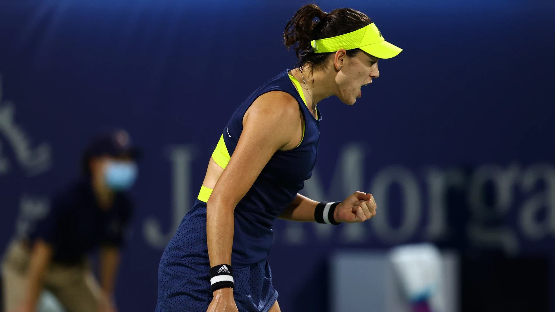Muguruza celebra su victoria en la final de Dubái Muguruza celebra su victoria en la final de Dubái