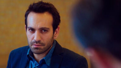 Demir tendrá que alejar a Öykü de Asu para que no vuelva a peligrar su vida