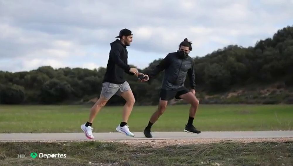 Unos runners cruzan España por relevos en 9 días en el aniversario de la pandemia de coronavirus