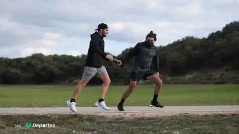 Unos runners cruzan España por relevos en 9 días en el aniversario de la pandemia de coronavirus Unos runners cruzan España por relevos en 9 días en el aniversario de la pandemia de coronavirus