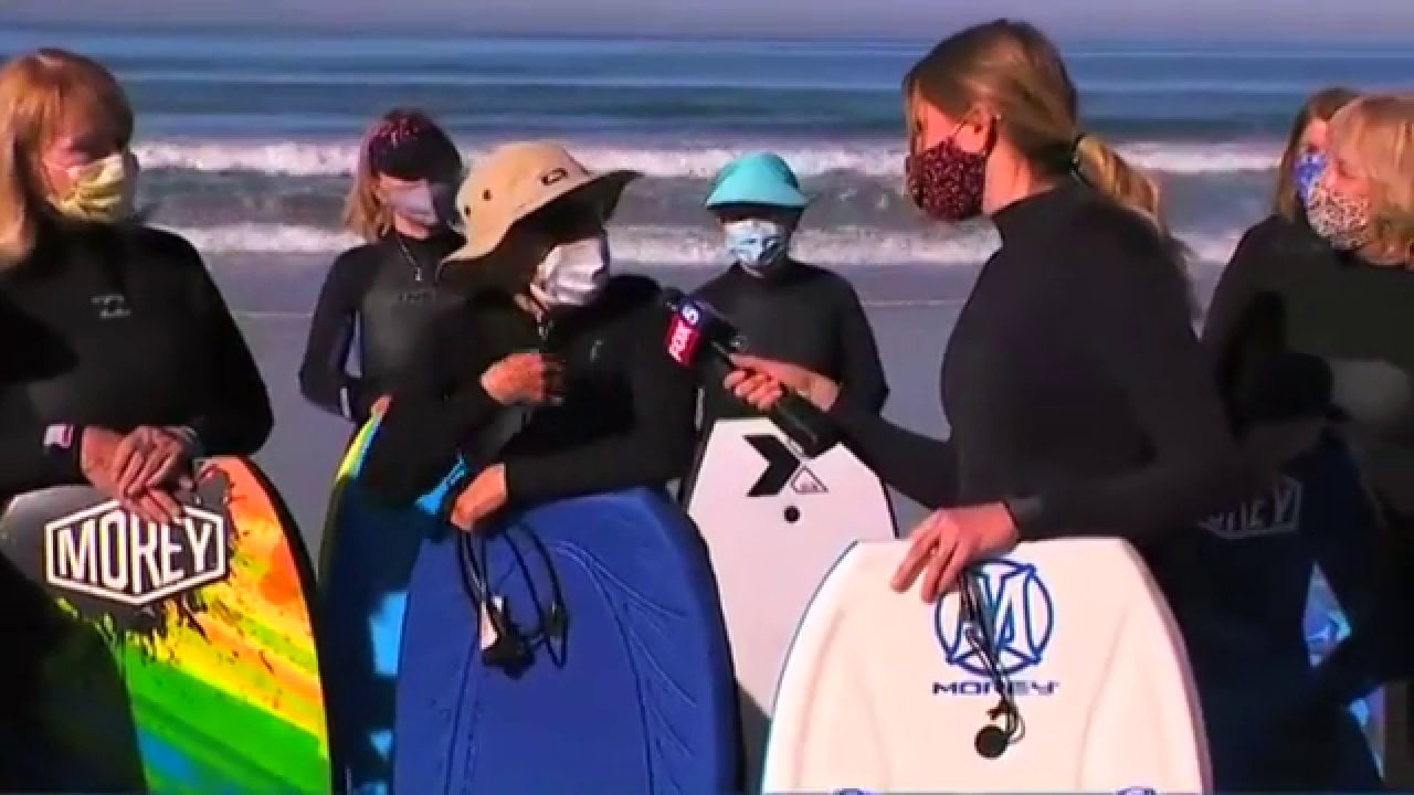 A group of women between 60 and 90 years old form a club of ‘Boogie Boarding’ in California: “It keeps us going”