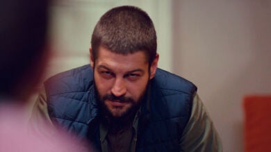 Cemal paraliza a Öykü: 