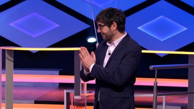 ¡Al más puro estilo de Arguiñano! A Juanra Bonet se le hace la boca agua en ‘¡Boom!’ con una receta