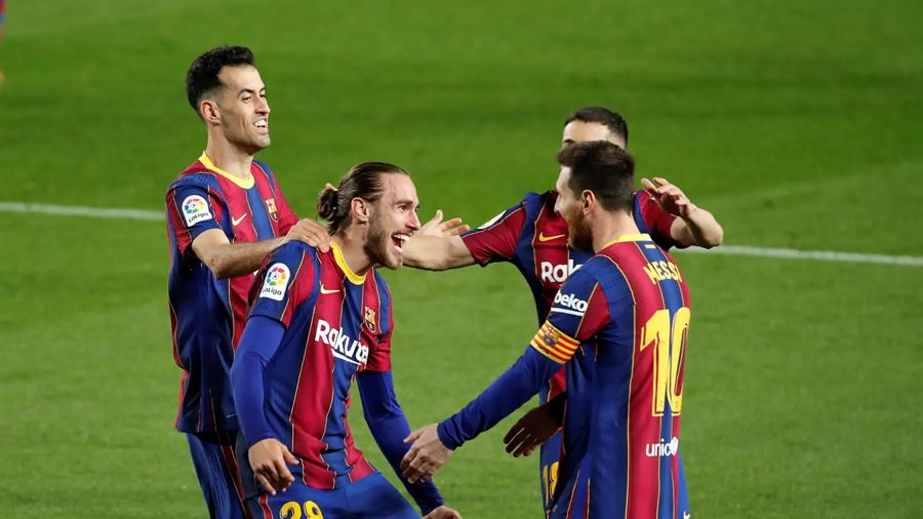 El Barça gana al Huesca y se pone a solo 4 puntos del Atlético en la lucha por la Liga El Barça gana al Huesca y se pone a solo 4 puntos del Atlético en la lucha por la Liga