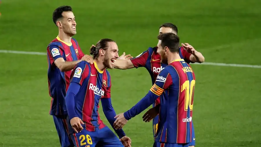 El Barça gana al Huesca y se pone a solo 4 puntos del Atlético en la lucha por la Liga El Barça gana al Huesca y se pone a solo 4 puntos del Atlético en la lucha por la Liga