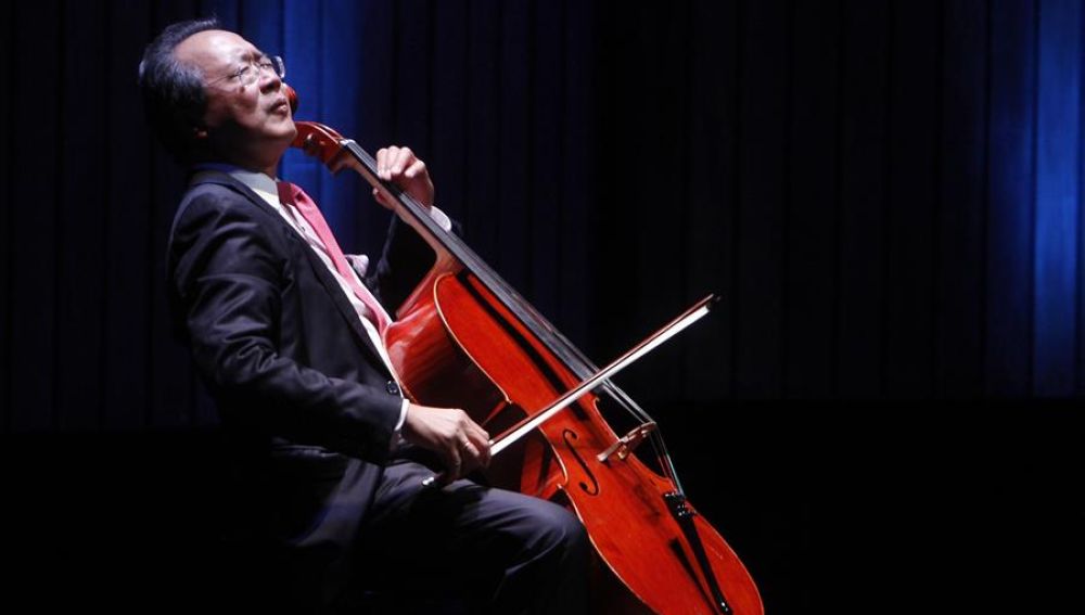 El reconocido violonchelista chino-estadounidense Yo-Yo Ma.