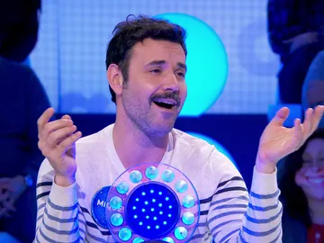 Miquel Fernández demuestra su vozarrón cantando ‘A mi manera’ a lo Frank Sinatra Miquel Fernández demuestra su vozarrón cantando ‘A mi manera’ a lo Frank Sinatra