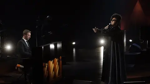 Chris Martin y Brittany Howard en el In Memoriam de los Grammy 2021 Chris Martin y Brittany Howard en el In Memoriam de los Grammy 2021