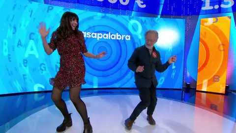 Fernando Colomo y Marta Fernández se lucen con un elegante twist en ‘Pasapalabra’ Fernando Colomo y Marta Fernández se lucen con un elegante twist en ‘Pasapalabra’