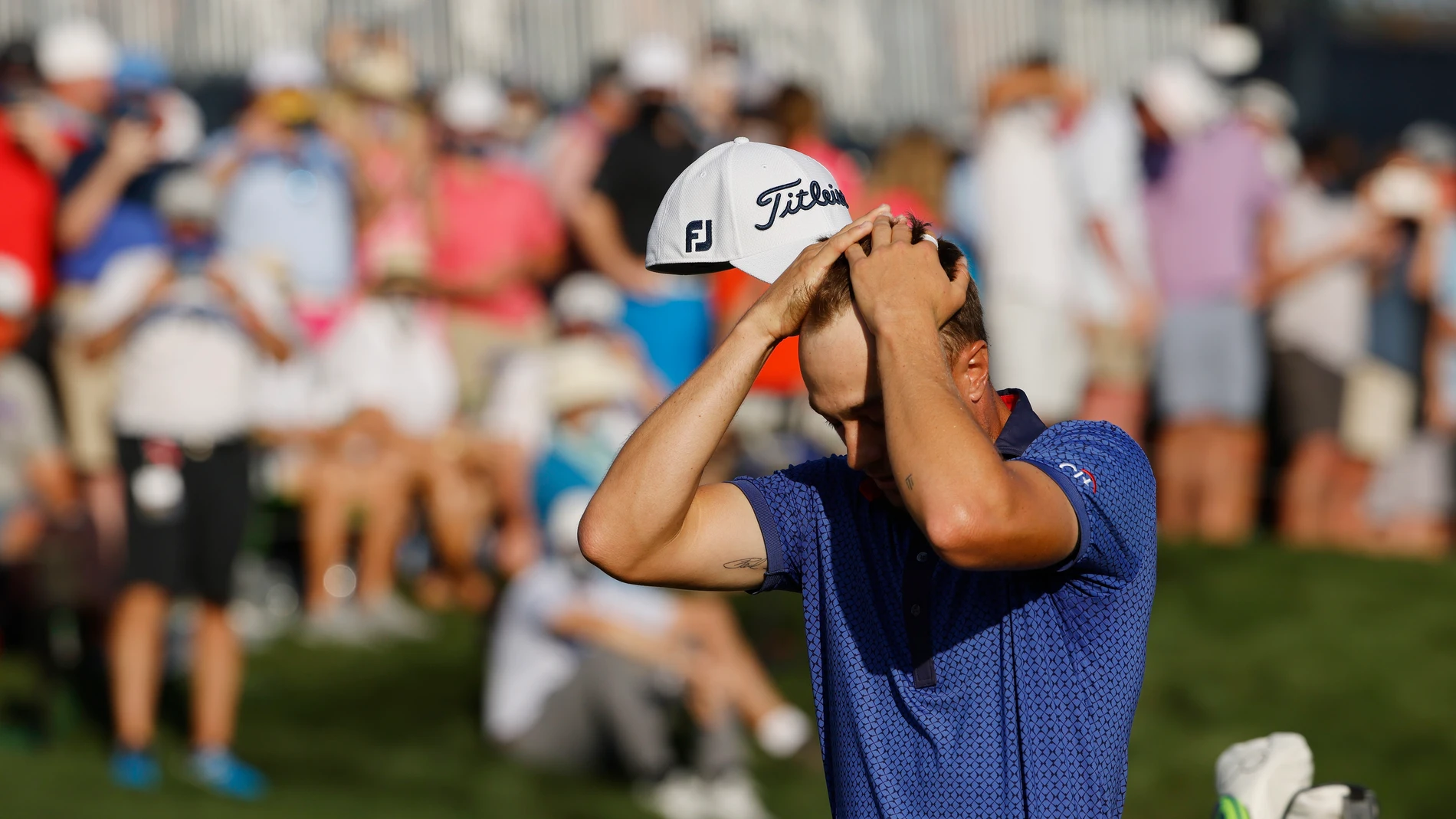 Polémica por la entrevista a Justin Thomas en la que acaba llorando: "¿Por qué me haces esto?" Polémica por la entrevista a Justin Thomas en la que acaba llorando: "¿Por qué me haces esto?"