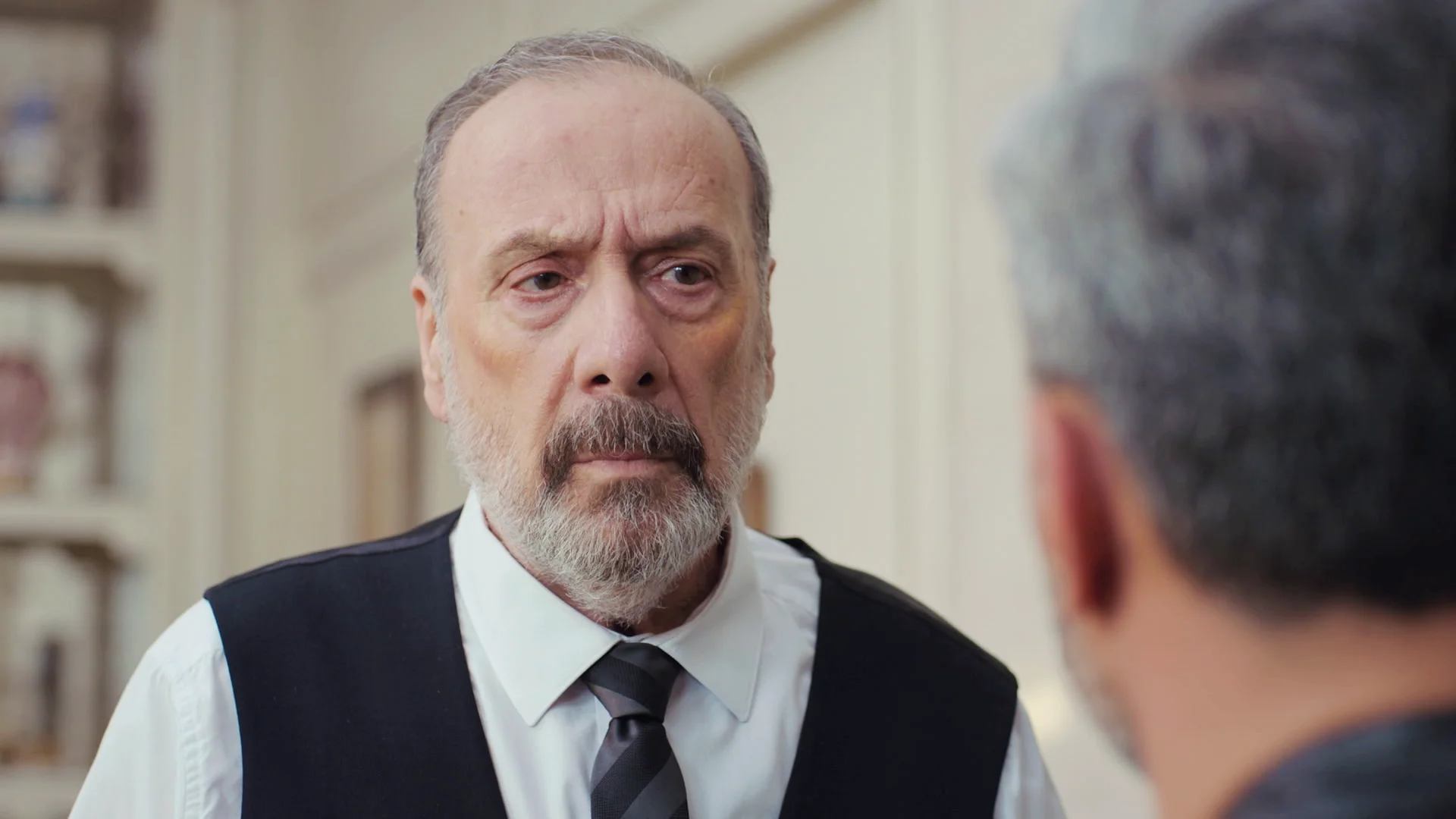 El maquiavélico engaño de Suat para dejar a Sarp arruinado El maquiavélico engaño de Suat para dejar a Sarp arruinado