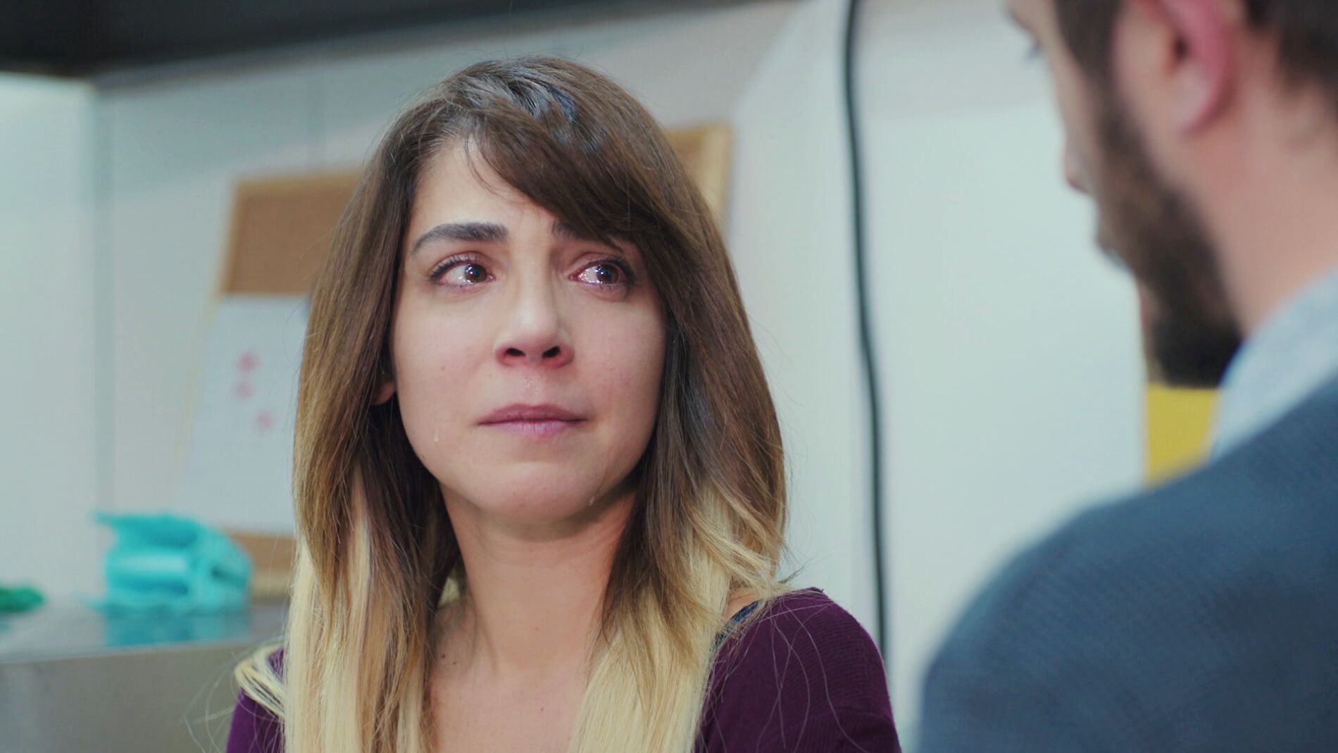 Emre, cada vez m&aacute;s cerca de la verdad tras preguntar a Ceyda por su hijo