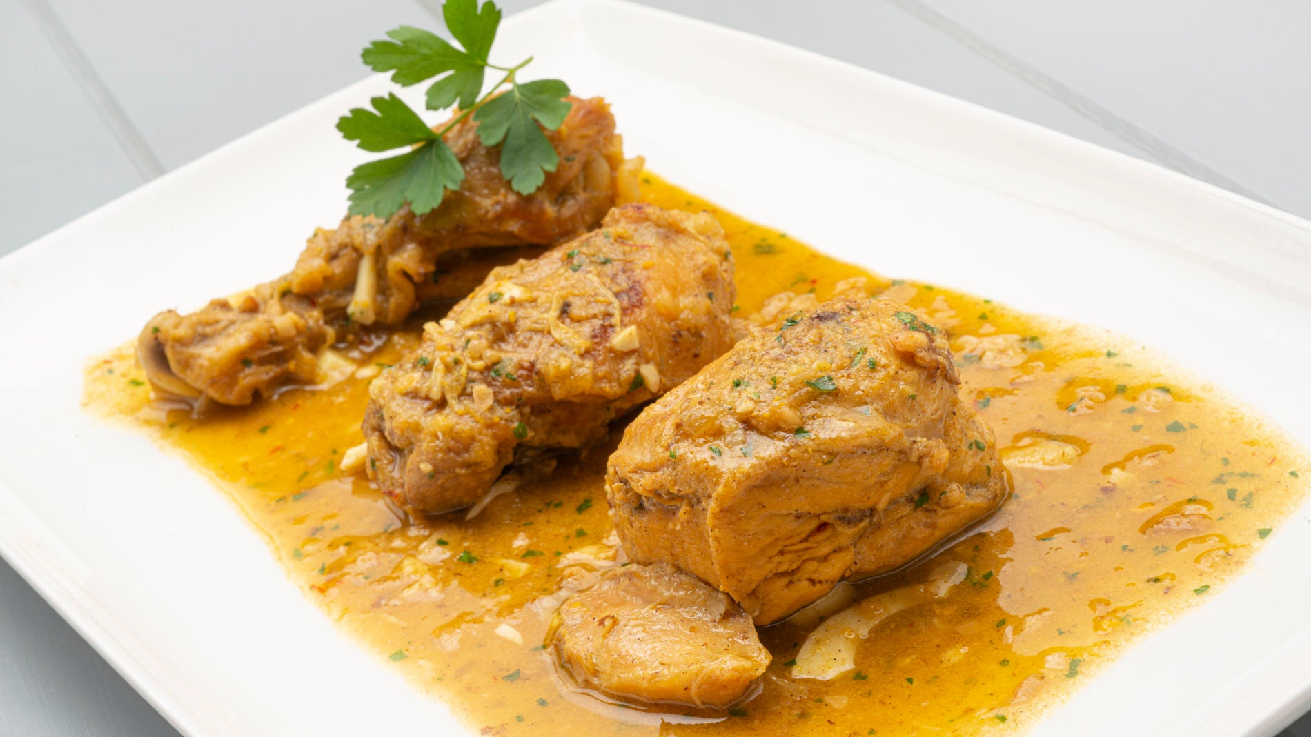 Pollo en pepitoria
