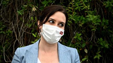 Todos a por Ayuso; la candidata popular denuncia una campaña contra ella dentro y fuera de Madrid