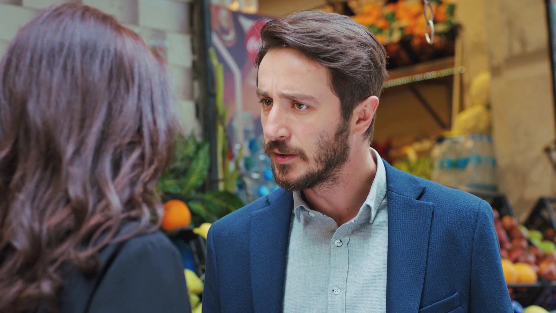 Emre se enfrenta a su madre cuando amenaza con ir a ver a Ceyda Emre se enfrenta a su madre cuando amenaza con ir a ver a Ceyda