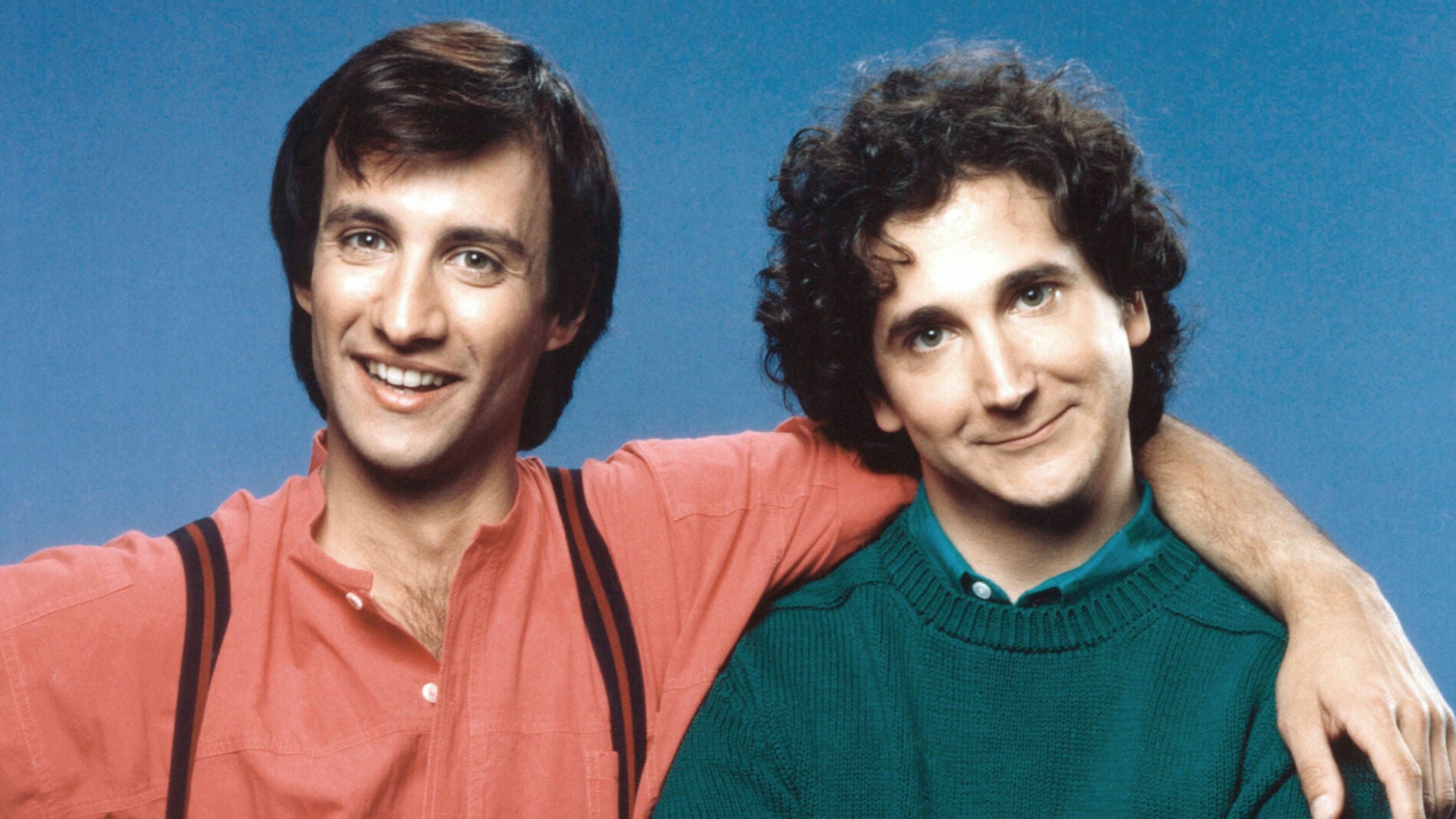 Bronson Pinchot en 'Primos Lejanos'