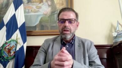 Ángel Mato, alcalde de Ferrol, sobre la norma de prohibir saltar y correr en la calle: 