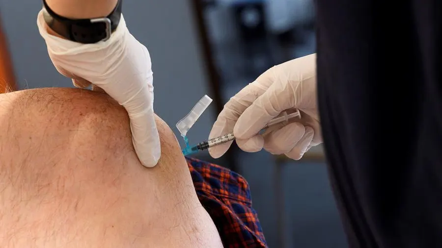 Se desploman los casos de coronavirus en las residencias de mayores por los efectos de la vacuna Se desploman los casos de coronavirus en las residencias de mayores por los efectos de la vacuna