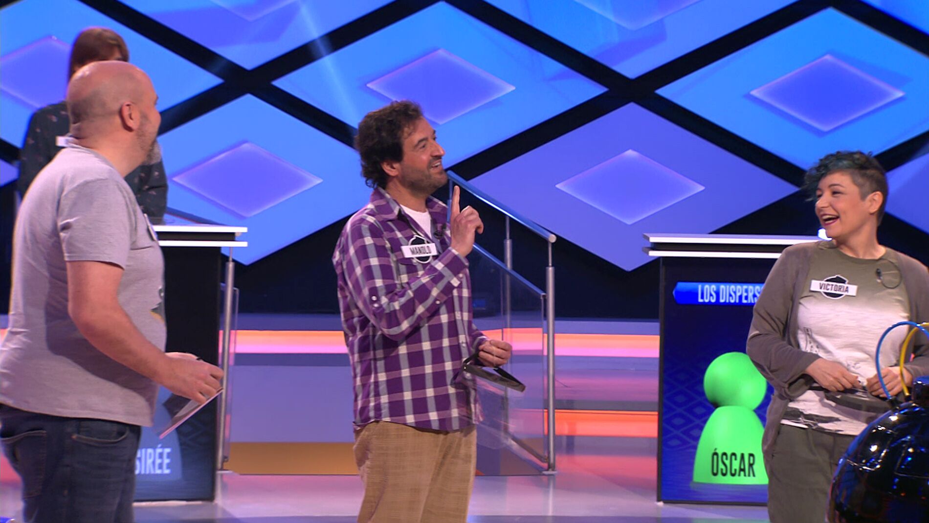 ¡Qué casualidad! Manolo, Victoria y M.A., de ‘Los dispersos’, comparten peinado en ‘¡Boom!’ 