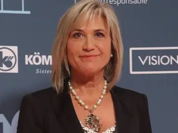 Julia Otero se vacuna contra el coronavirus por ser paciente oncológico Julia Otero se vacuna contra el coronavirus por ser paciente oncológico