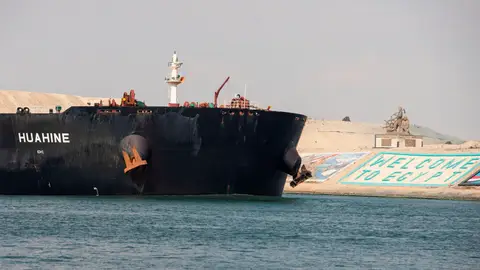 España recibirá 65.000 contenedores tras el bloqueo del Canal de Suez Ever Given