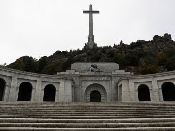 La familia de Primo de Rivera se adelanta al Gobierno y pide exhumar sus restos