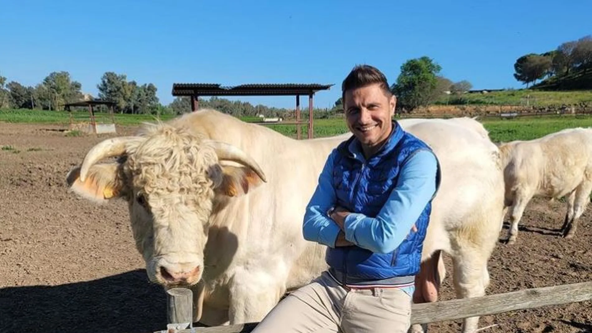 La foto viral de Joaquín con un toro: &quot;El &#39;mieo&#39; va por dentro&quot;