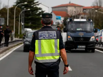 Control policial frontera España con Francia Control policial frontera España con Francia