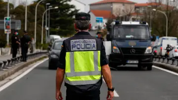 Control policial frontera España con Francia Control policial frontera España con Francia