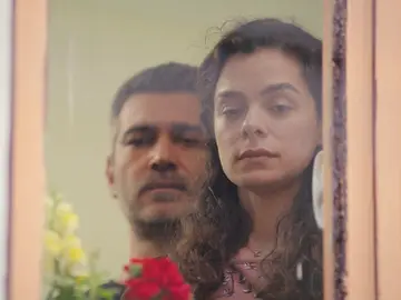 El brutal corte de Bahar a Sarp por forzar la situación tratando de dormir en su casa El brutal corte de Bahar a Sarp por forzar la situación tratando de dormir en su casa