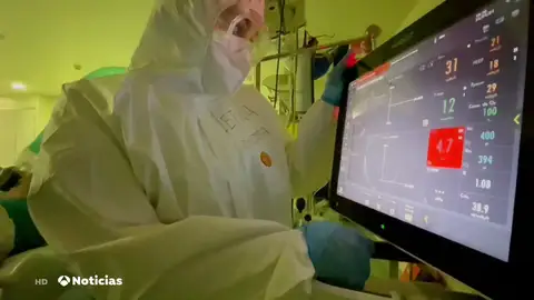 El perfil de los ingresados por coronvirus en la UCI está cambiando: "Más jóvenes y con cierto grado de sobrepeso" El perfil de los ingresados por coronvirus en la UCI está cambiando: "Más jóvenes y con cierto grado de sobrepeso"