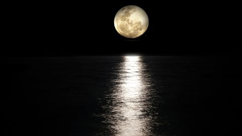 Superluna de gusano