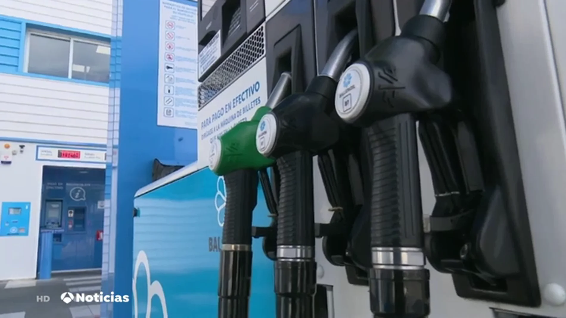 El precio de la gasolina y el gasóleo baja por primera vez desde noviembre